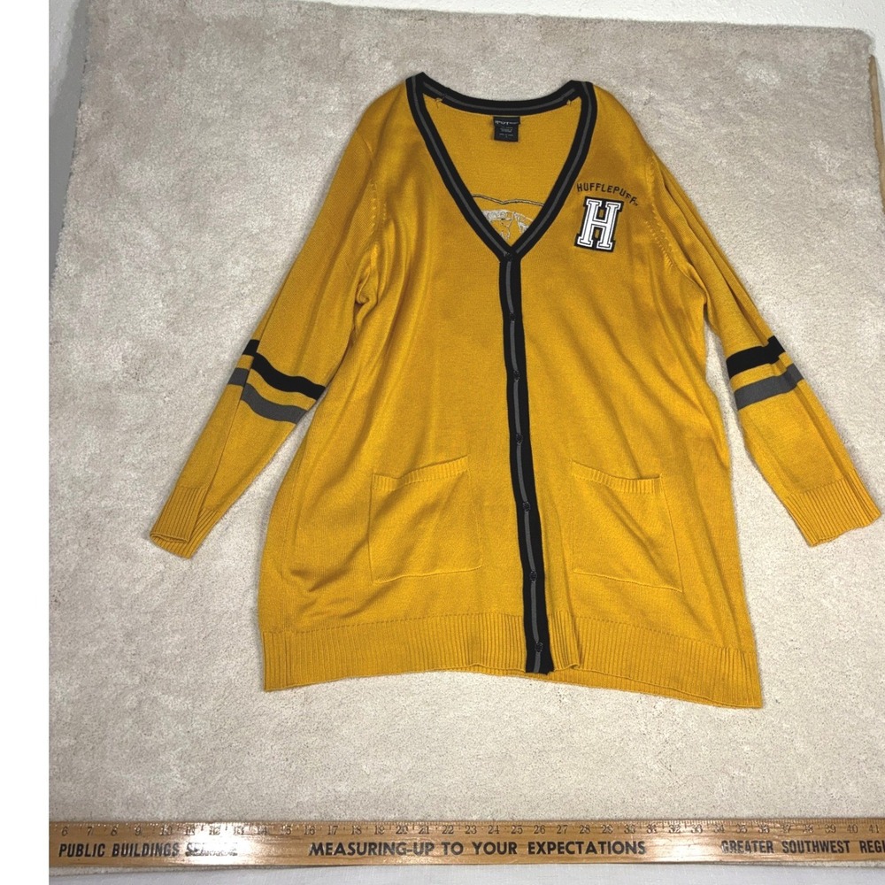 Torrid x Harry Potter Hufflepuff Gold Knit Cardigan Size 3 Cozy Fandom Sweater